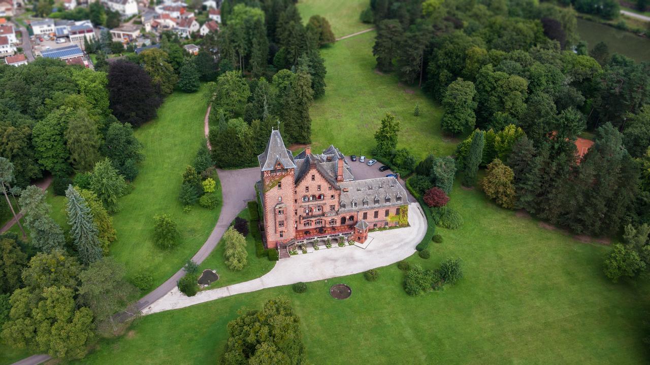 מטלאך Gastehaus Schloss Saareck מראה חיצוני תמונה
